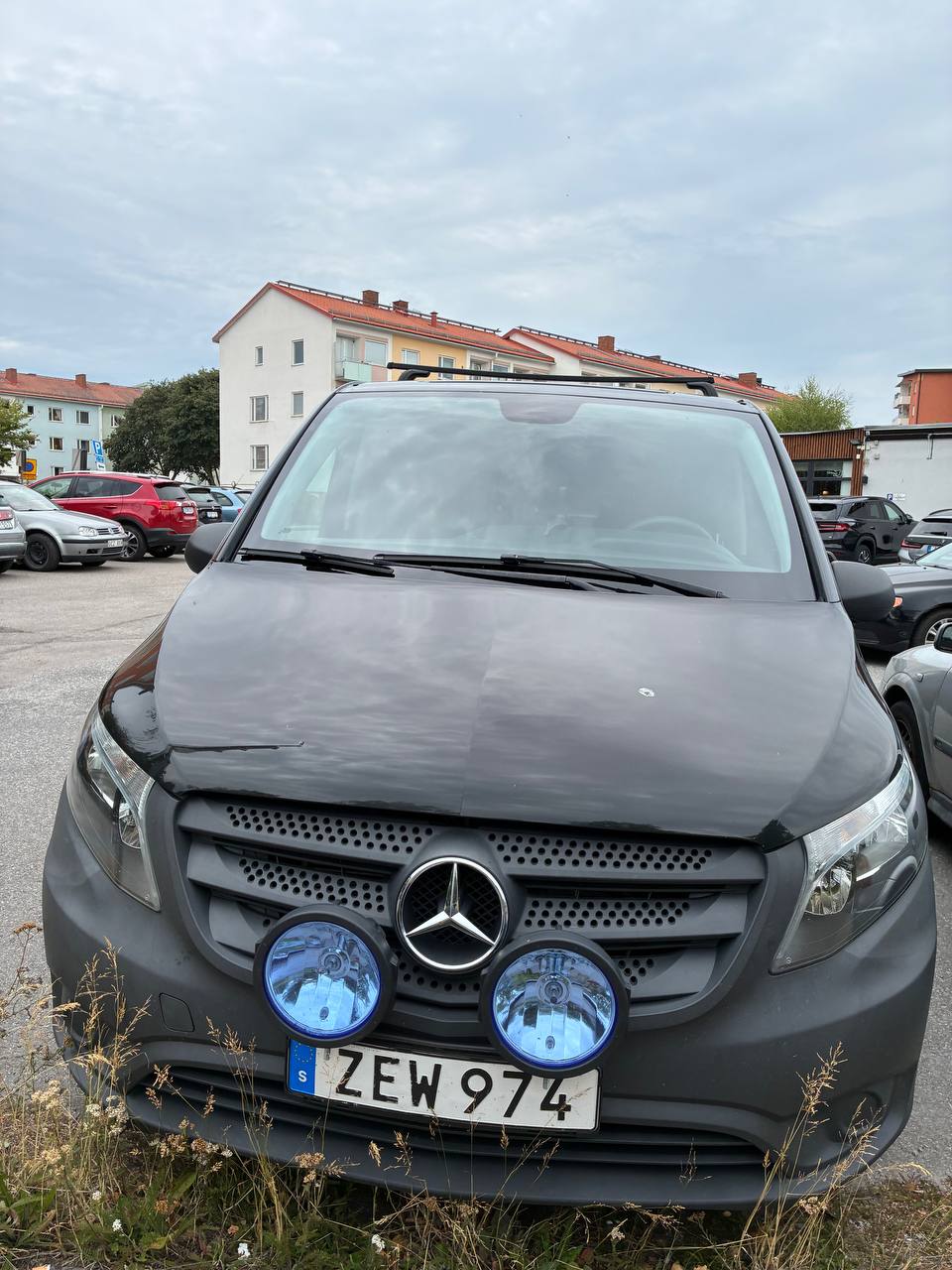 Mercedes Vito — framifrån